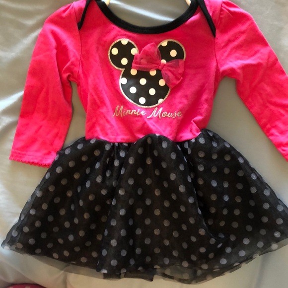 2 Disney dresses - Picture 2 of 8